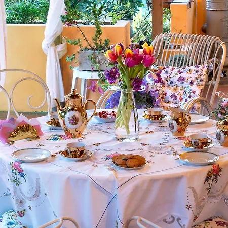 Glicine Bed & Breakfast 4*
