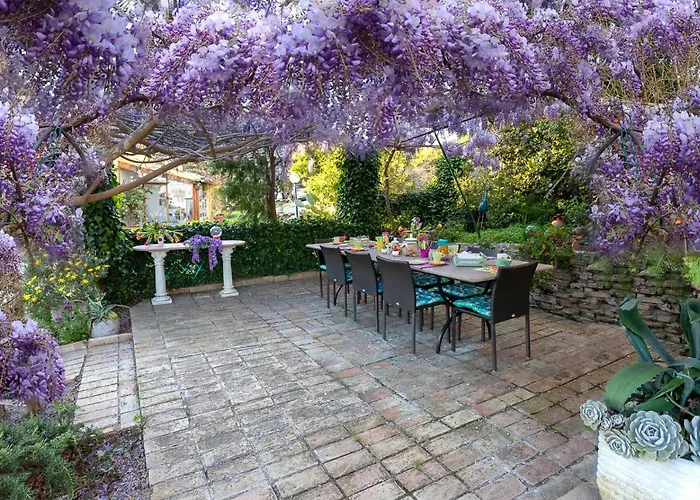 Glicine Bed & Breakfast 3*